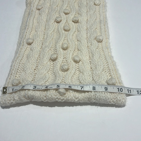 Abercrombie & Fitch cream knit infinity scarf - Picture 10 of 10